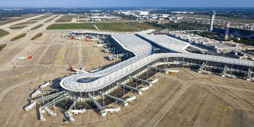 海口美兰国际机场二期投入运营